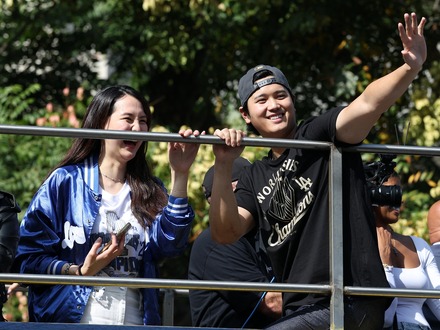 「ドジャースの冬はまだ熱い」大谷翔平は“3連覇”宣言!熱狂の世界一パレードに韓国紙も反応