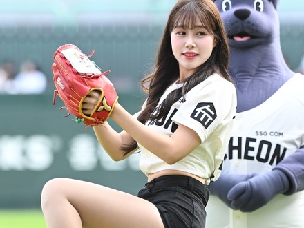 これは目が離せない…韓国プロ野球チアの“ピタピタ”私服SHOTに反響「素晴らしいビジュアル!」【PHOTO】