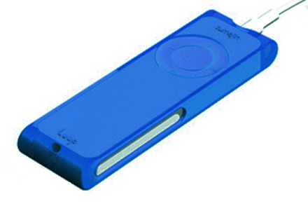 　ヘビームーンは、シンガポールSumajin製のiPod shuffle用カバー「Loop」を発売する。素材にはシリコンを採用し、コントローラー部は操作性を失わない1mmの薄さだ。価格は1,280円。