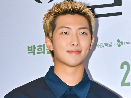 BTS・RM、日本でのプライベートSHOTを大放出！東京でアート巡りを楽しむ姿に反響殺到【PHOTO】