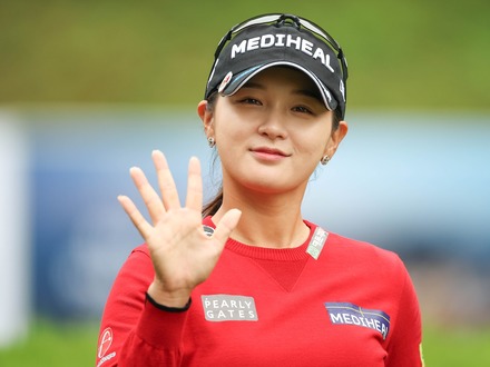 日本で注目集めた“キューティフル”の完璧Vも。韓国女子ツアーを盛り上げた「新記録」と「珍記録」