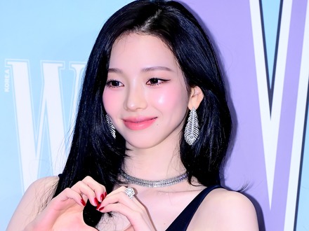 紅白出場も決定!aespa・カリナ、夜の街で見せたビジュアル無双SHOTに反響「神ってる」【PHOTO】