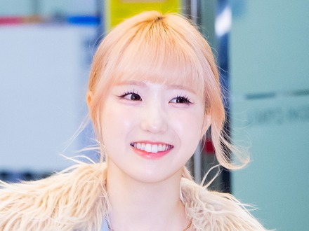 元AKB48本田仁美、金髪が映えるマカオショット…軽やかなサマームードに反響「ひいちゃん似合ってる」【PHOTO】