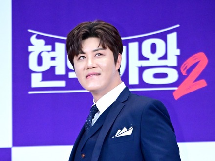 同級生たちが“問題児グループ出身”と証言 暴露者を相手取った訴訟で敗訴した韓国歌手、テレビ出演は続ける?