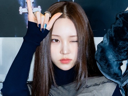 「新人とは思えない…」ALLDAY PROJECT・ヨンソ、“オン眉”ヘアで放つ唯一無二のオーラ【PHOTO】