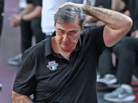 日本男子バレー率いたブラン監督が韓国で苦戦…“初2連敗”含む開幕7試合3敗、主力負傷で悩み深く