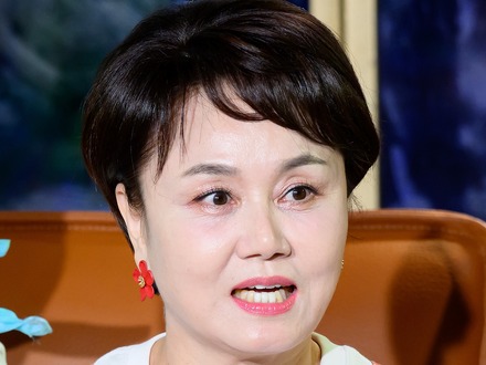 韓国芸人、飼育環境“最低レベル”の卵を高価で販売し物議…息子の関与で法に触れる可能性も