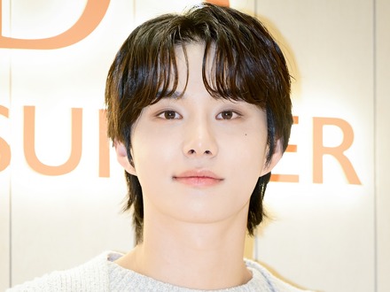 NCT・ジョンウ、本日(28日)ソロデビュー!“甘い魅力”が詰まった新曲『SUGAR』リリース