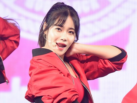 ヒット曲が人気再燃中の元K-POPアイドル、第一子出産を報告「この世界にようこそ」