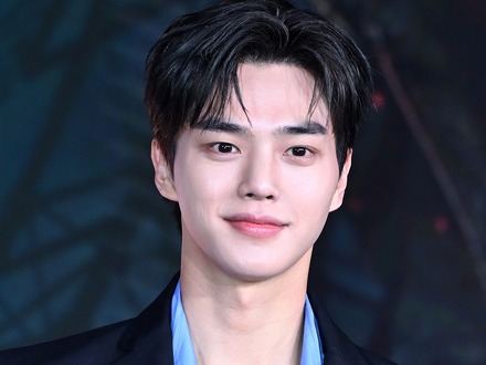 俳優ソン・ガン、約2年ぶりの日本ファンミーティング大成功!1万3000人のファンを魅了「大好きです」