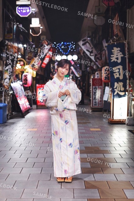 （セブンネットポストカード）AKB48・小栗有以1stフォト＆スタイルブック『AB型の左利き』撮影/大辻隆広（C）宝島社