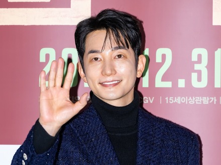 10年ぶりのスクリーン復帰の場で“不倫あっせん疑惑”について語る…「貴公子」と呼ばれた韓国俳優の苦悩