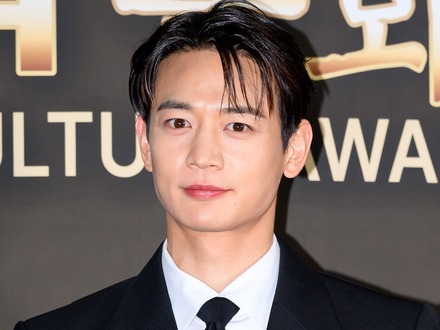 SHINee・ミンホ、新曲『TEMPO』で新たな魅力を発揮!色気漂う“新境地の感性”に注目