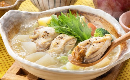 ほっこりあたたまる、チキンと野菜のやさしい和ポトフ 定食価格:1,380円(税込)