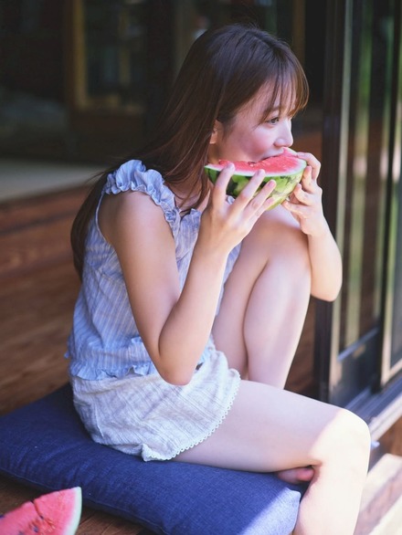 矢吹奈子(写真は矢吹奈子の公式インスタグラムから)※所属事務所に掲載許諾をもらってます