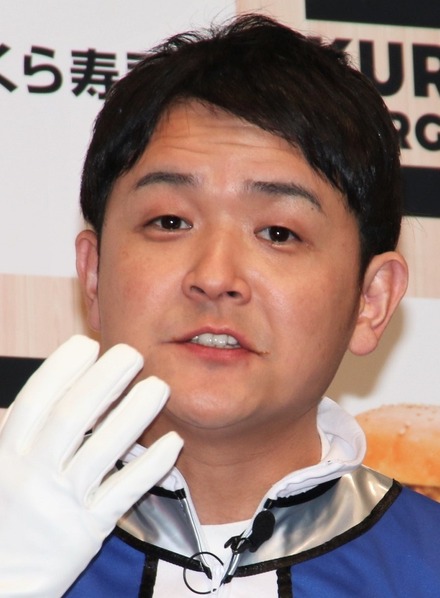 ノブ(千鳥)【撮影:小宮山あきの】