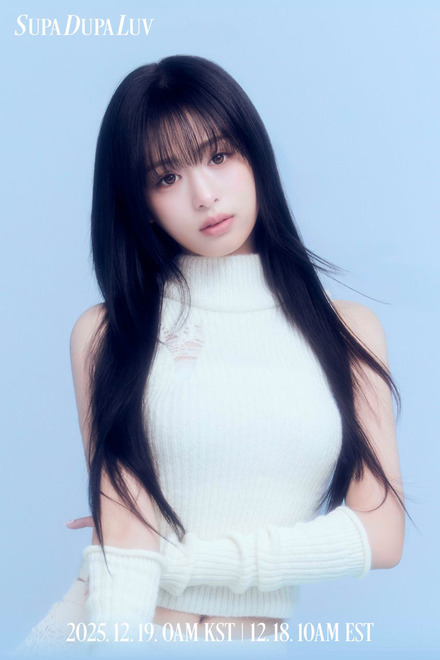 BABYMONSTER「SUPA DUPA LUV」ティーザーポスター公開!第1弾はAHYEON&RORA