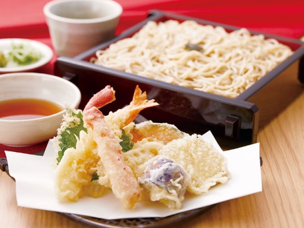 本ズワイガニと海老の天ざるそば(海老1尾) 1,520円(税込)