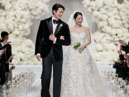 招待状に続きメニュー表まで“手描き”!?　シン・ミナ♡キム・ウビン、真心あふれる結婚式に称賛の声「さすが…」