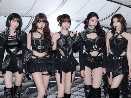 【2025振り返り】LE SSERAFIM、“初”の東京ドーム公演2日間で約8万人が熱狂!ファンに決意のメッセージも