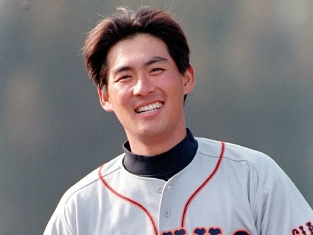 長嶋茂雄さん率いる巨人軍でプレーするも39歳で突然この世を去った“悲運の韓国人投手”、13周忌