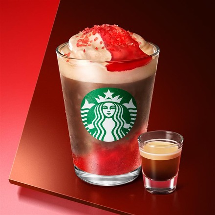 『カカオ & ストロベリー ムース フラペチーノ』(テイクアウト:717円)