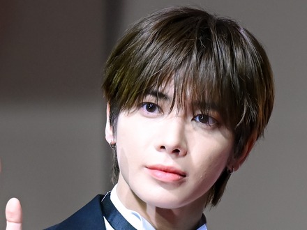 即興でヒゲダンのカバーも！TXT・テヒョン、日韓共作の音楽番組でボーカリストとして存在感放つ