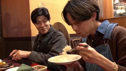 鈴木亮平&永瀬廉(C)TBS