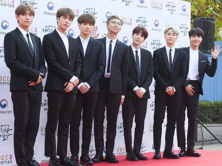 BTSによって“非常事態”に陥ったK-POP業界　次々とスケジュールの見直し「巨大な台風が過ぎ去った後に…」