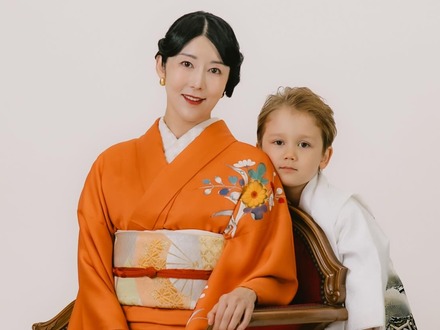 西洋男性から精子提供を受け未婚で出産した日本人タレント、突然夫を公開!?“家族写真”が話題