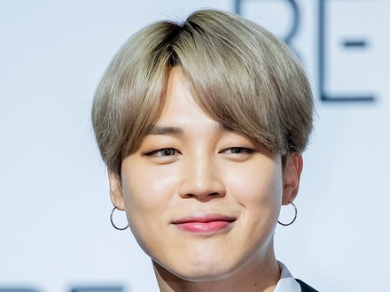 BTS・JIMIN、絵画のような美しさで魅了!少年のような遊び心と儚さに惚れ惚れ「全部良すぎて」【PHOTO】