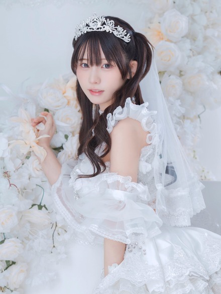 えなこ(写真はえなこの公式Xから)※所属事務所に掲載許諾をもらっています