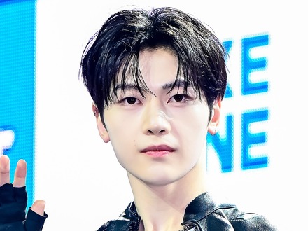 「ハンパない…」ZB1ソク・マシュー、“バキバキ腹筋”披露!タトゥーが映えるワイルドな姿にファン悶絶