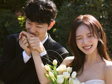 恋愛リアリティ番組のCA出身インフルエンサー結婚!! お相手は6歳上の実業家