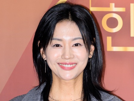 「歯を抜いてネックレスに」“かなり異様な贈り物”を贈られた韓国女優の奇妙な恋物語