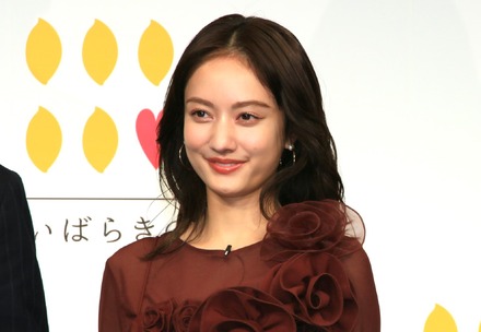 谷まりあ【撮影:小宮山あきの】