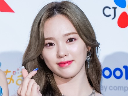 NiziU・リオ、“ピンクヘア”に大胆イメチェン！キュートな誕生日投稿に反響続々「発光してる」