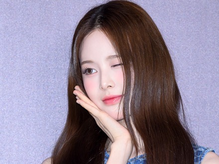 “第5世代ビジュアルクイーン”は伊達じゃない　iznaバン・ジミンの顔面力がバグってると話題