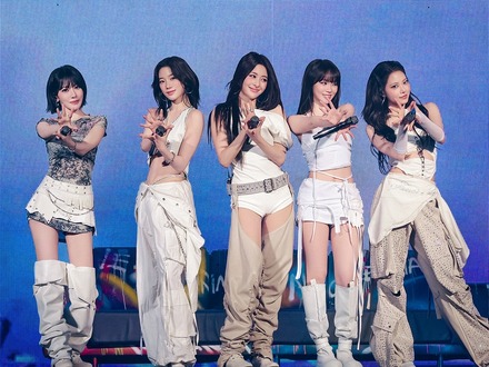 LE SSERAFIM、異例の“逆走ヒット”を記録！1stSG『SPAGHETTI』がオリコン1位を獲得