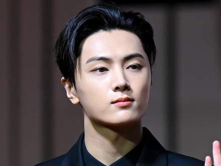 ENHYPEN・ジェイ、美形際立つ“短髪イメチェン”に反響続々「超似合う」「爽やかすぎる」