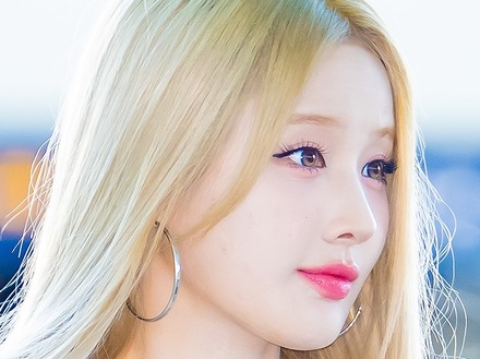 ブラトップで見せた“たわわ”な肉体…KISS OF LIFE・ベル、運動後の自撮り写真で健康アピール