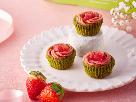 宇治抹茶いちごケーキ お茶苺(おちゃめ)トルテ　1,382円(税込)