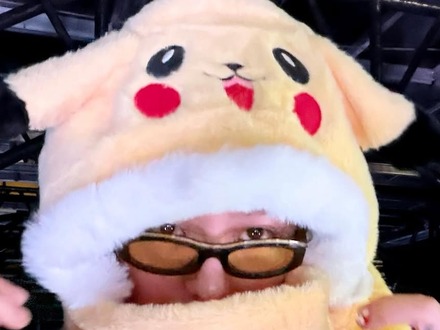 G-DRAGON、ピカチュウに　横浜に降り立った“K-POPキング”のお茶目な日常