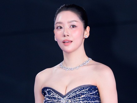 1時間以上続く出血…“大胆濡れ場”で話題になった韓国女優、繰り返された深刻な鼻血を公開