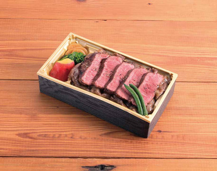 「ロースすき焼&ランプステーキ弁当」3,501円(税込)