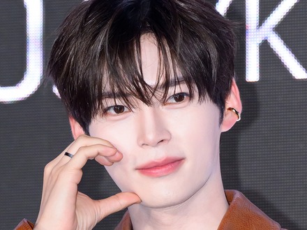 「西新宿いたの!?」ZEROBASEONEソン・ハンビン、“変装なし”の東京出没ショットにファン騒然