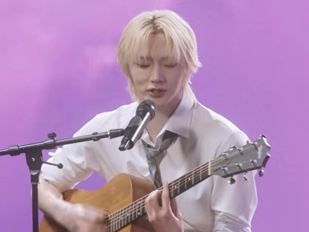 BOYNEXTDOOR・ソンホ、松村北斗主演映画の韓国公開記念で劇中歌のSPライブ映像公開