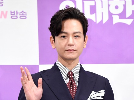 作品減少の影響？ 物流センターで目撃された韓国の人気俳優（43）、事務所が勤務経験を認める…応援の声も