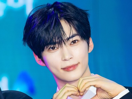 ZB1ソン・ハンビン、「スワロフスキー」韓国アンバサダーに就任！ホワイトデーを彩るビジュアル公開