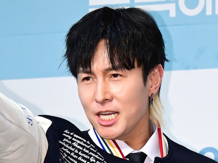 売買春の合法化を主張した韓国アイドル、開き直りか「嘘、図々しさ、浅はかさ…すべて持っている」